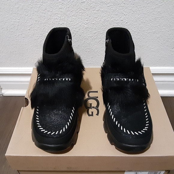 UGG - Picture 6 of 6